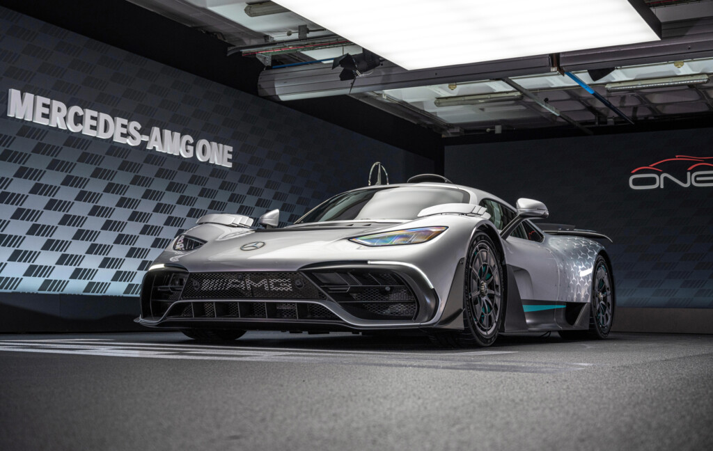 Mercedes-AMG steuert Produktion über IoT-Plattform.